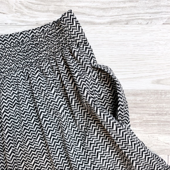 American Eagle Chevron Shorts - Picture 7 of 8